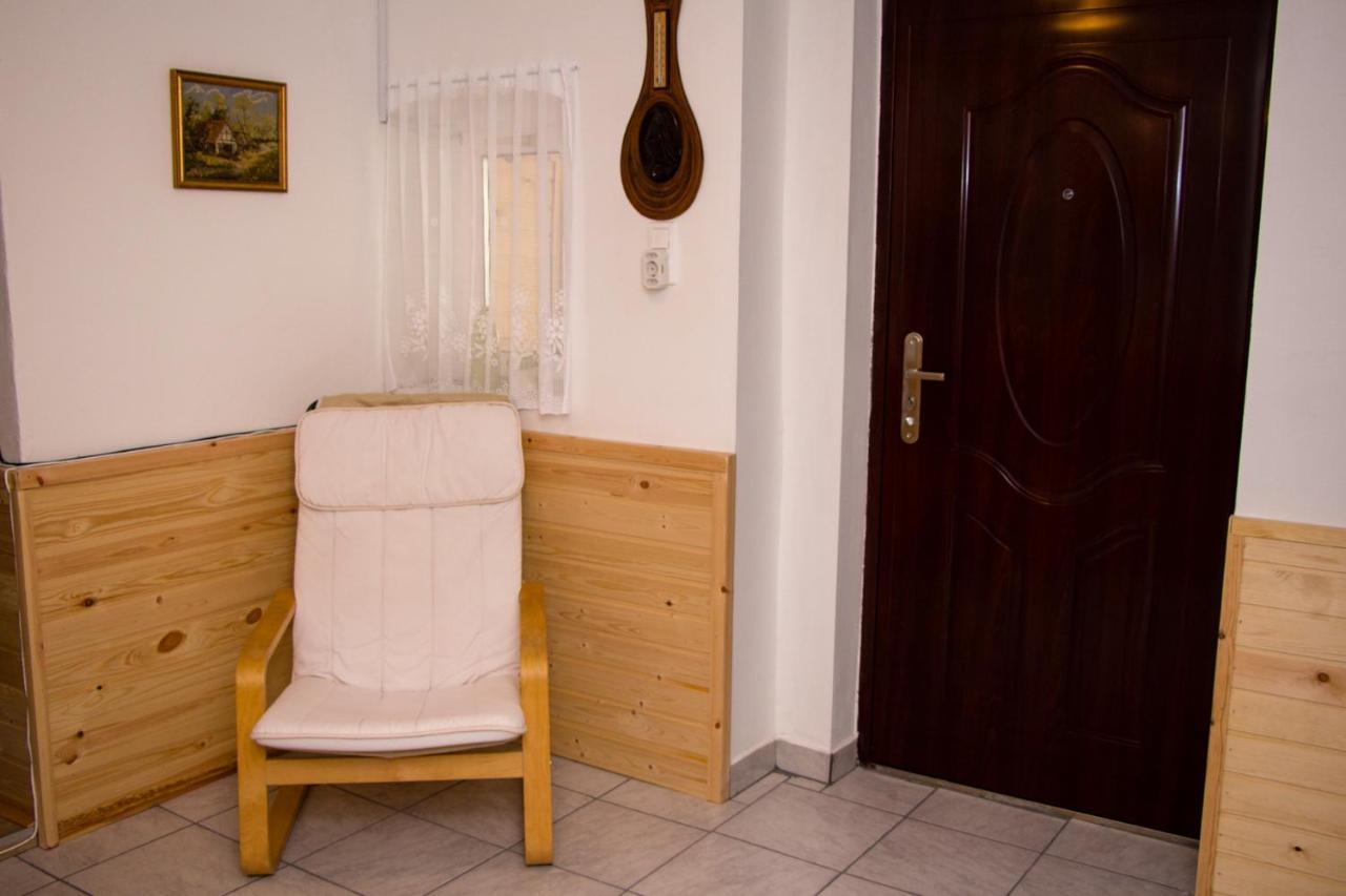 Zimmer Feri Vendeghaz Hotell Abaújszántó Exteriör bild