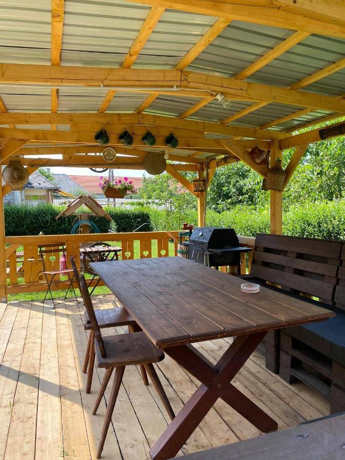 Zimmer Feri Vendeghaz Hotell Abaújszántó Exteriör bild