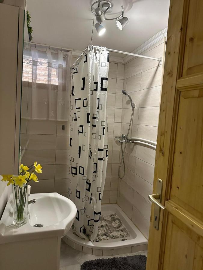 Zimmer Feri Vendeghaz Hotell Abaújszántó Exteriör bild